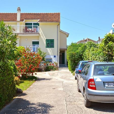 Apartments & Rooms Milena Vodice Bagian luar foto