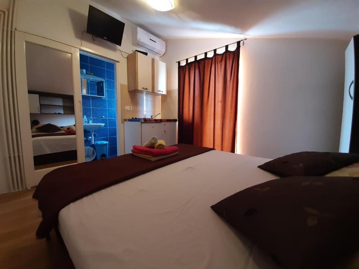 Apartments & Rooms Milena Vodice Bagian luar foto