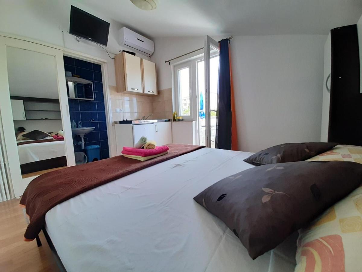 Apartments & Rooms Milena Vodice Bagian luar foto