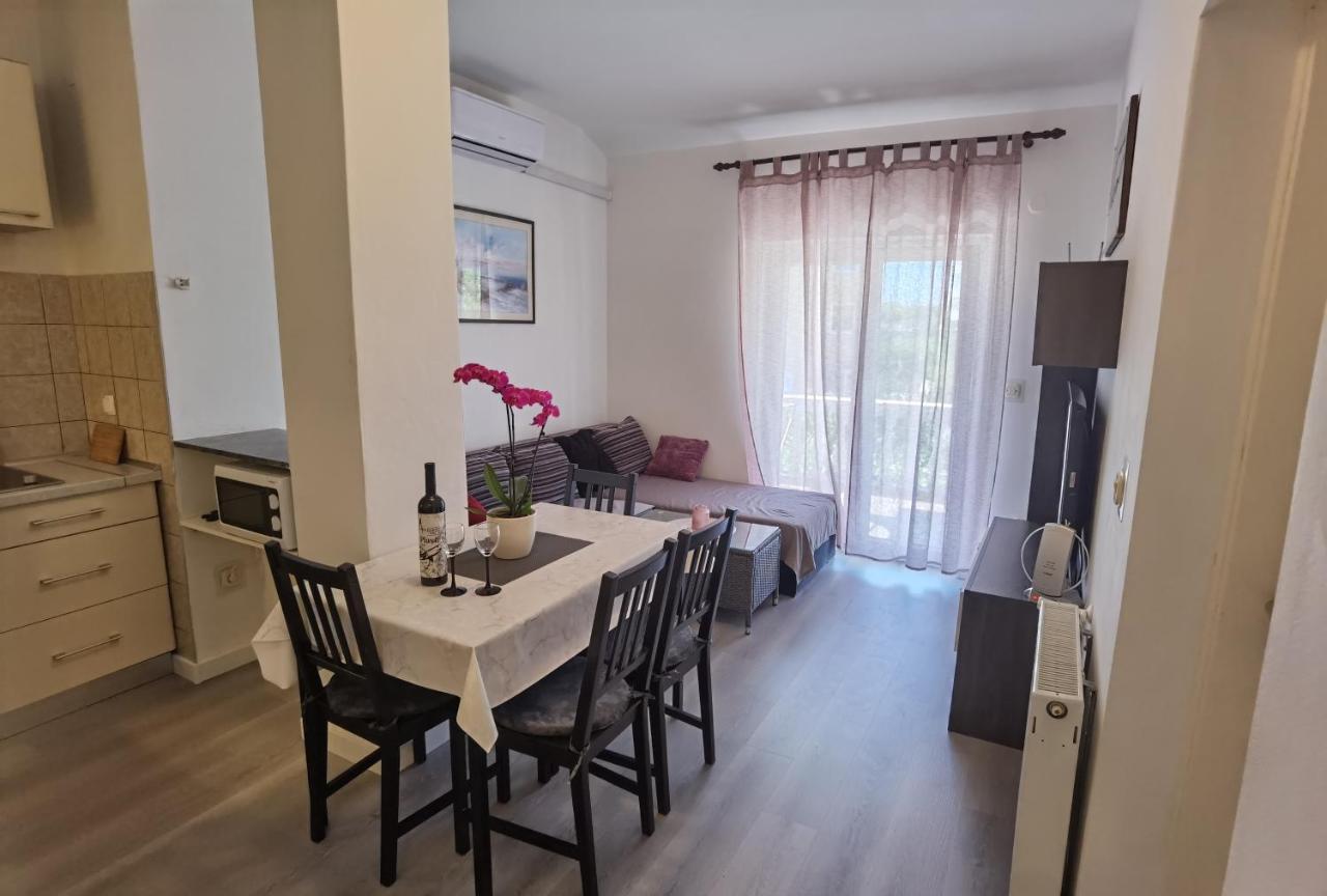 Apartments & Rooms Milena Vodice Bagian luar foto