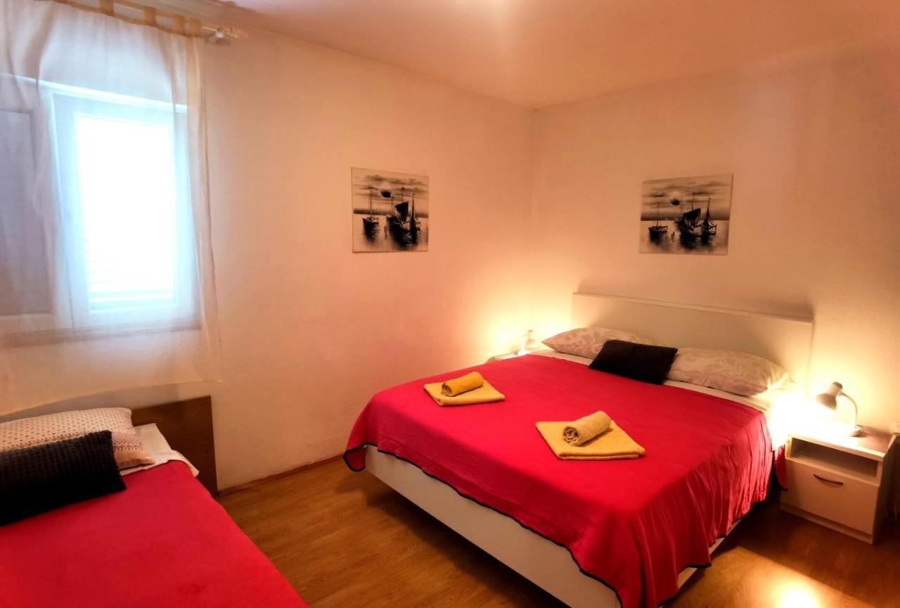 Apartments & Rooms Milena Vodice Bagian luar foto