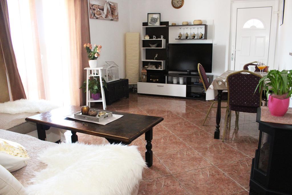 Apartments & Rooms Milena Vodice Bagian luar foto