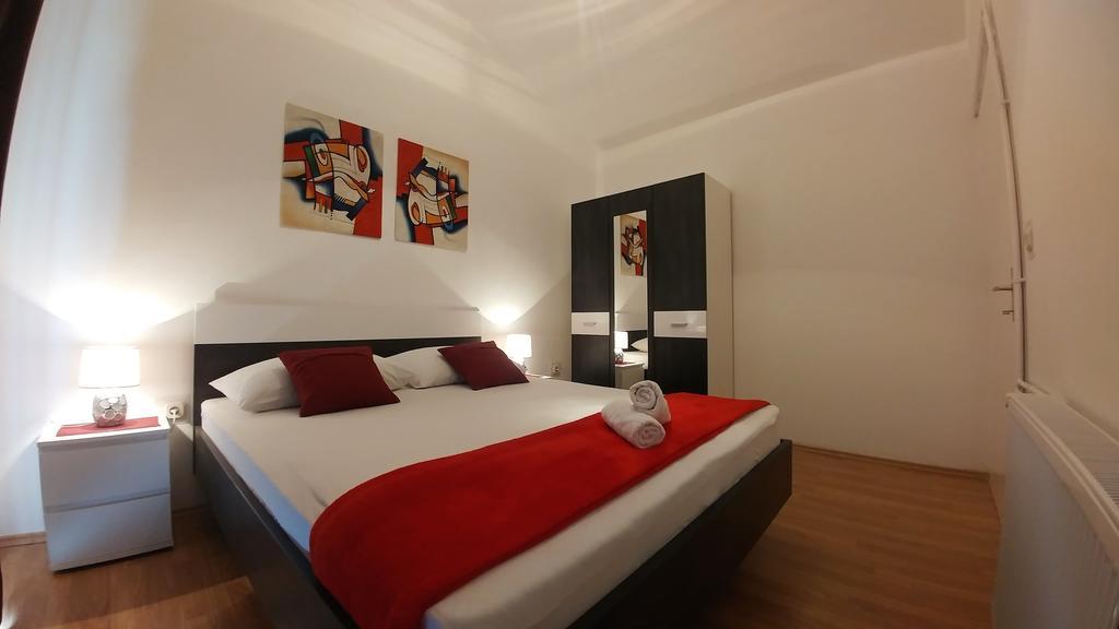 Apartments & Rooms Milena Vodice Bagian luar foto