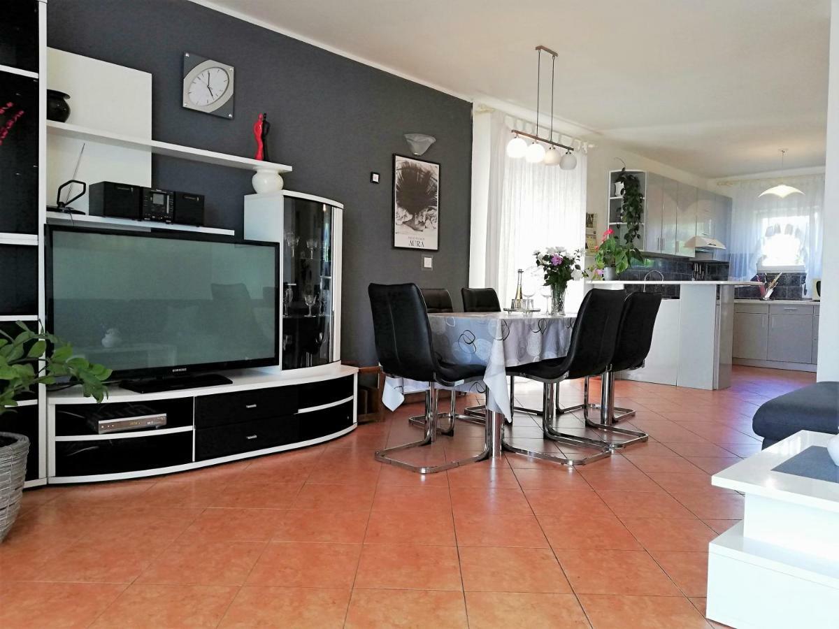 Apartments & Rooms Milena Vodice Bagian luar foto